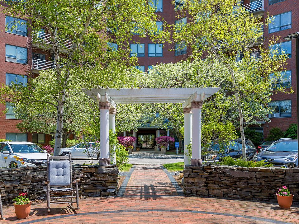 148 Breakwater Drive UNIT 211, South Portland, ME 04106 Zillow