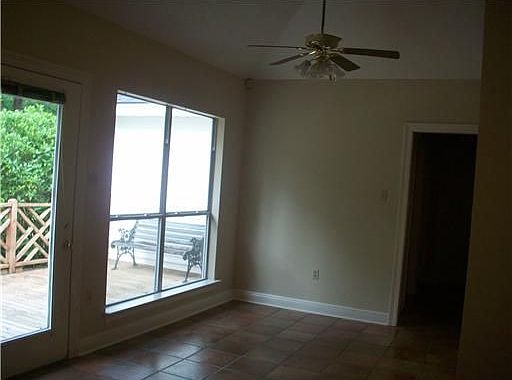 4th image of 152 Wisteria Ln