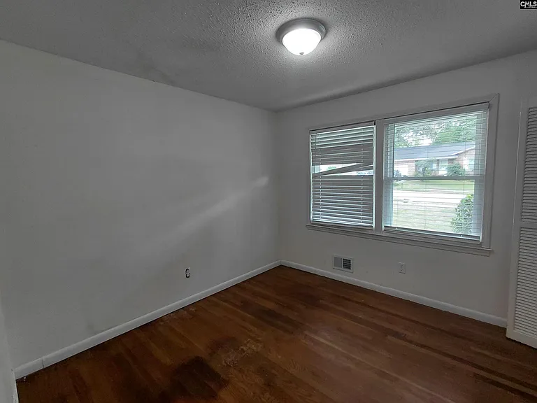 224 Hickory Ridge Dr — Photo 8