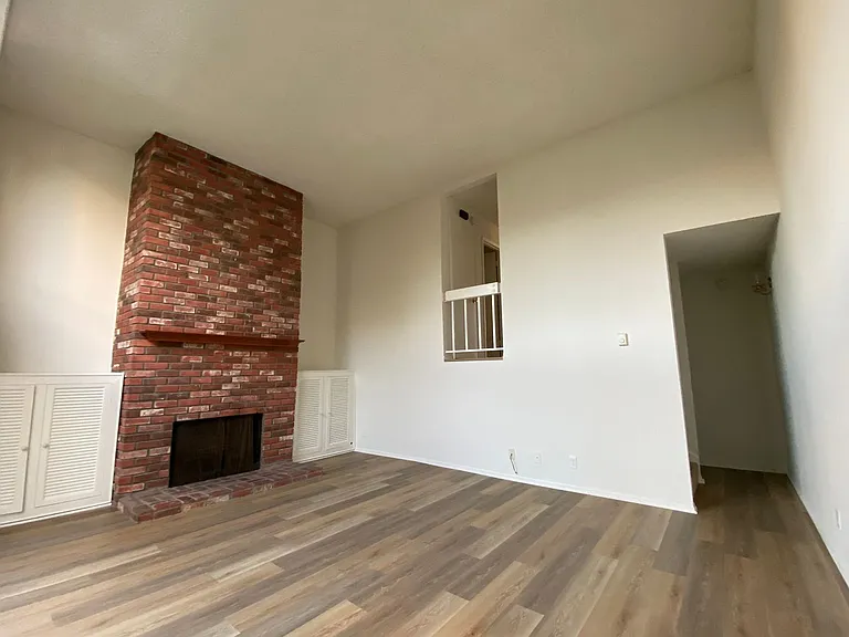 659 Del Parque Dr #B — Photo 6
