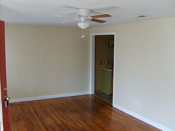 3rd image of 7709 Frankie B St