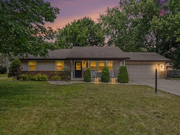 361 Rainbow Dr, Saint Joseph, MI 49085