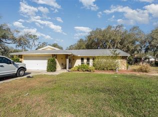 2776 Nichols Rd, Lithia, FL 33547