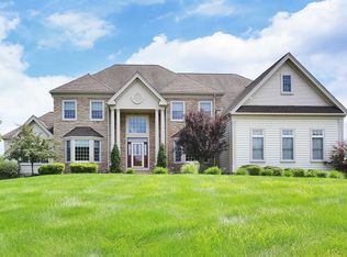 4 William Penn Dr, Flemington, NJ 08822