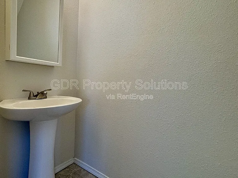 700 Fruit Ave NW — Photo 10