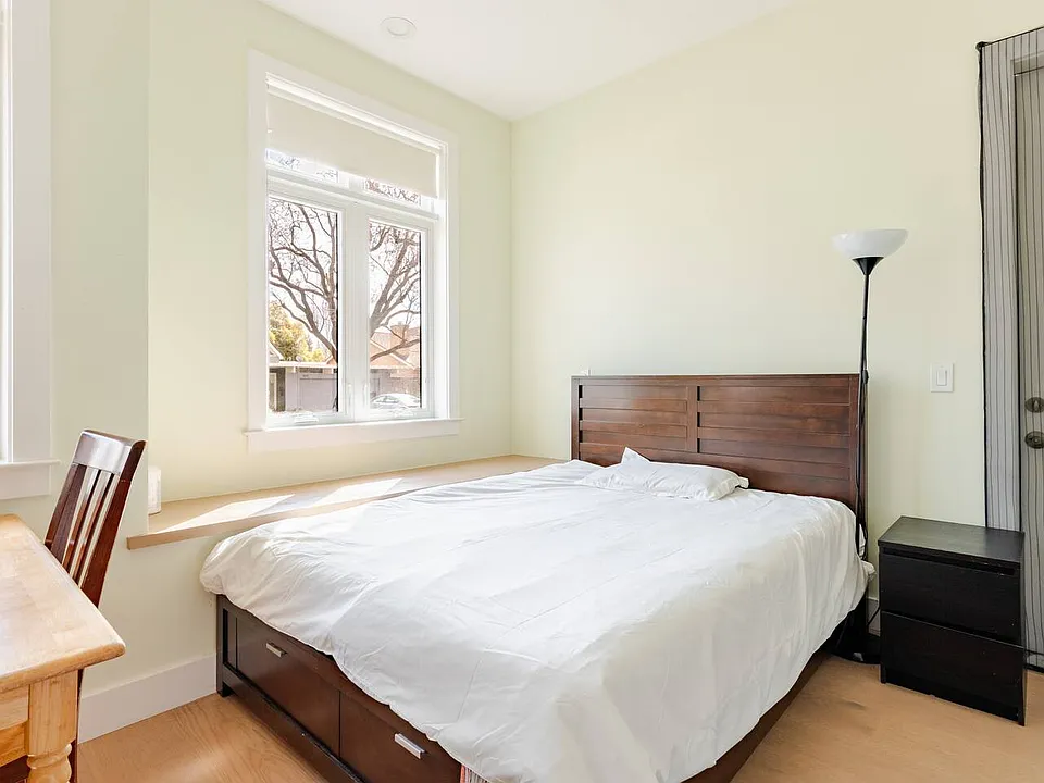 875 Richardson Ct #1