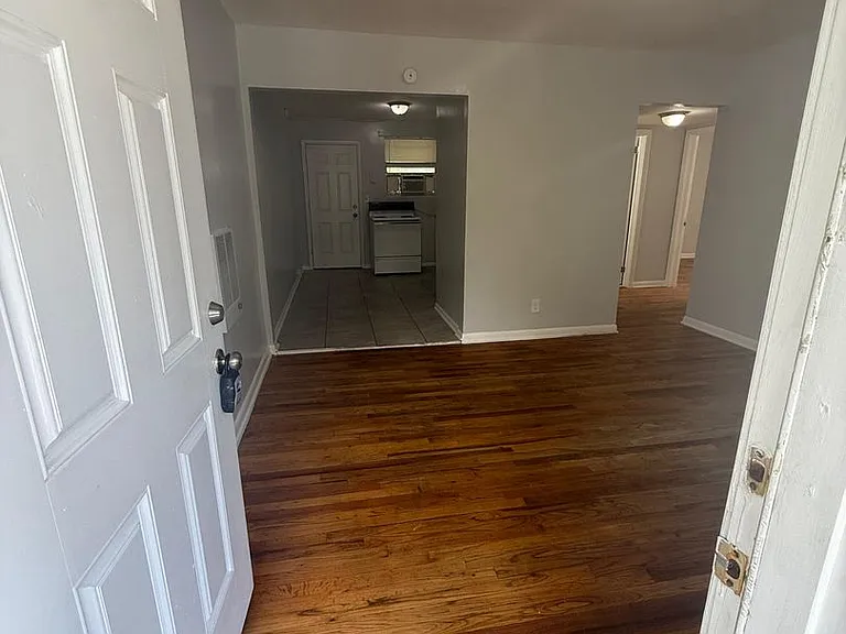 2012 Palafox St — Photo 12