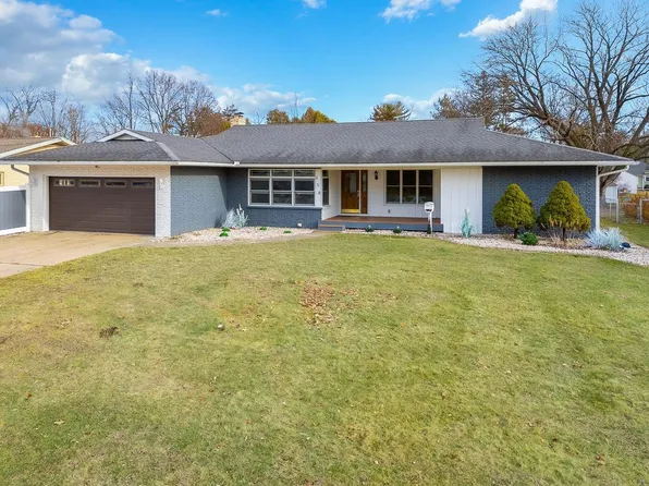 358 8th St, Prairie Du Sac, WI 53578