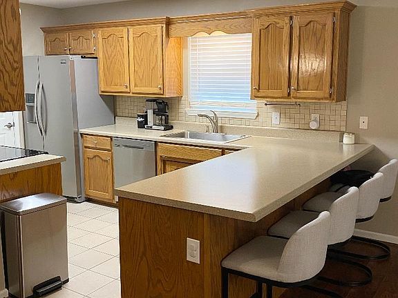 3rd image of 4546 Rock Creek Cir