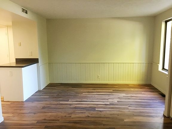 2nd image of 535 Tollis Pkwy #1-03