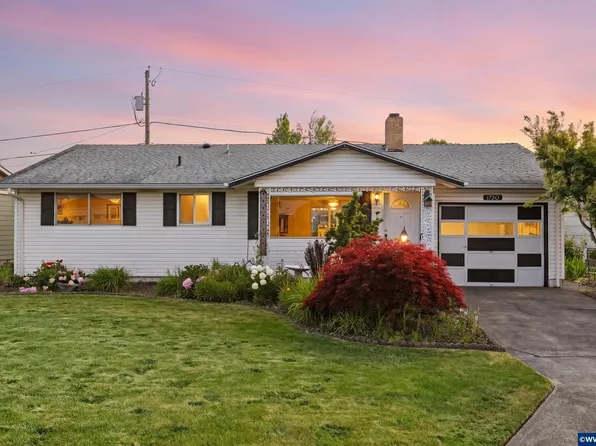 1740 Vanderbeck Ln, Woodburn, OR 97071