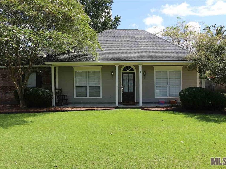 1st image of 18490 Red Oak Dr