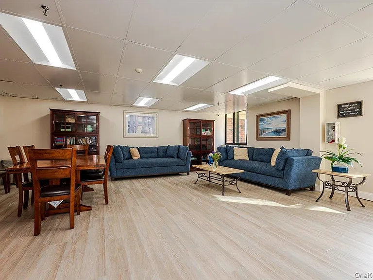 730 W Broadway #2J — Photo 22