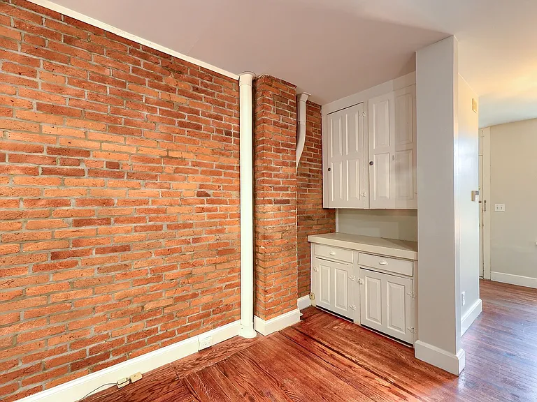 107 South St — Photo 13