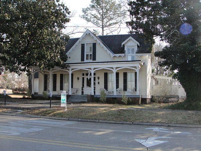 2nd image of 1022 N Fillmore St