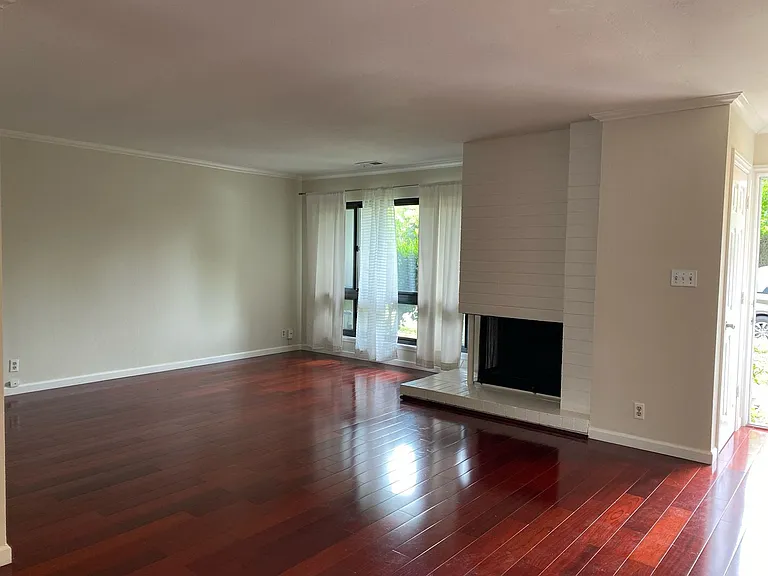 3423 Catalina Ave — Photo 2