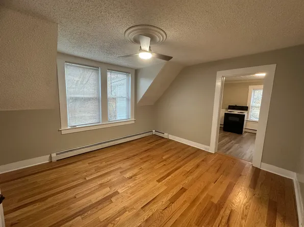 17 Central St #4, Derry, NH 03038