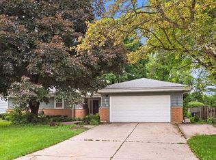 S706 Grant St, Winfield, IL 60190