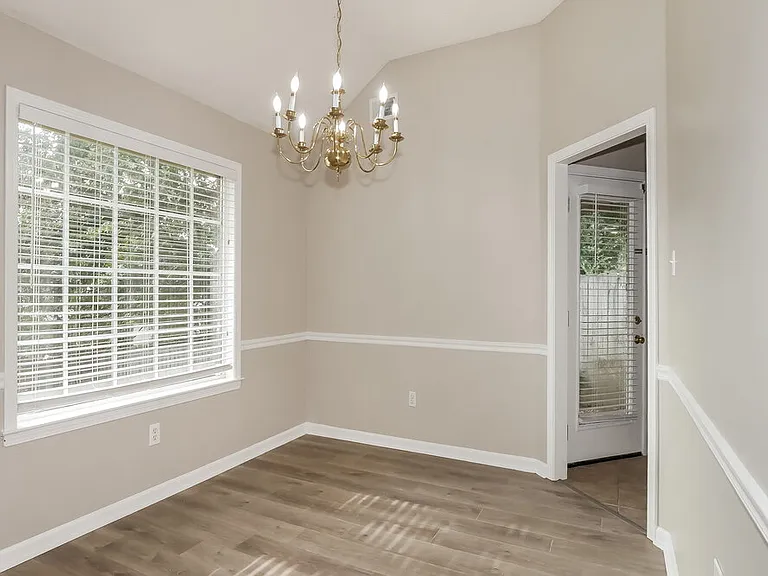 25 Oakland Woods Cv — Photo 6
