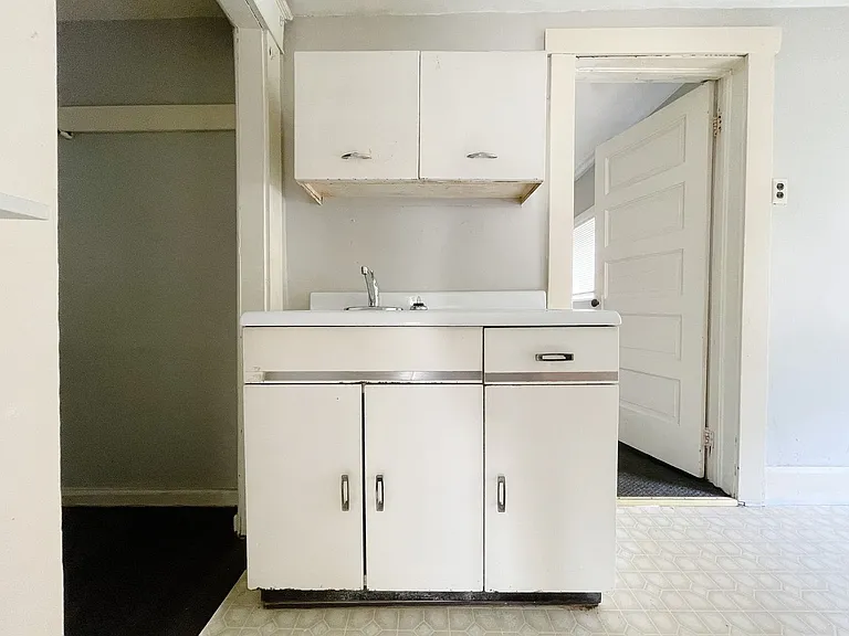 218 S Martin Ave — Photo 4