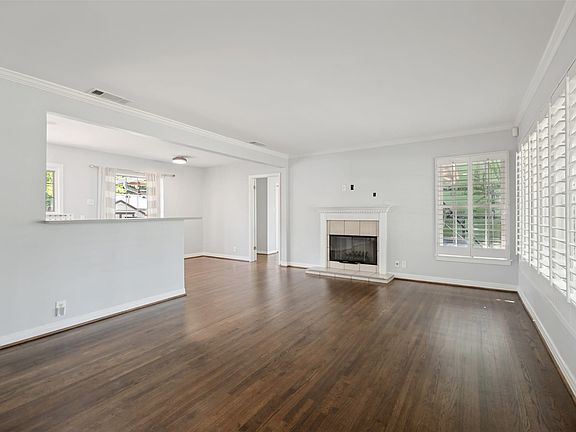 5th image of 4144 Beechwood Ln