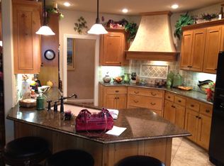 2232 Pearl St, Carthage, MO 64836