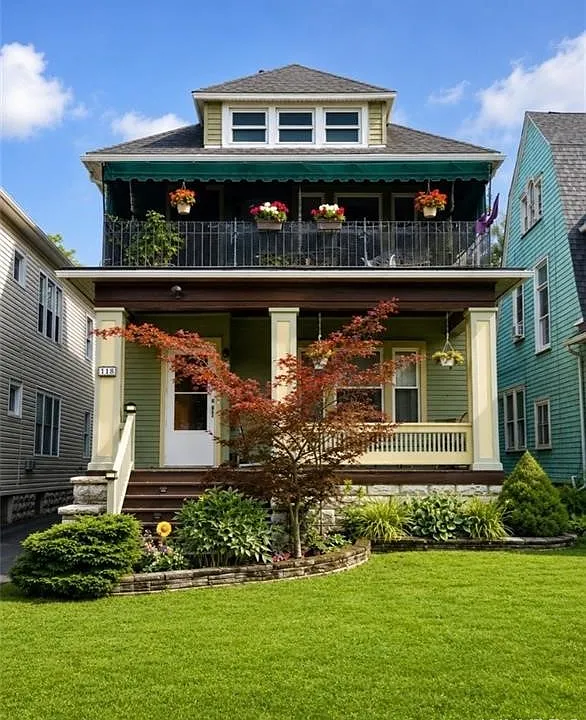118 Saranac Ave