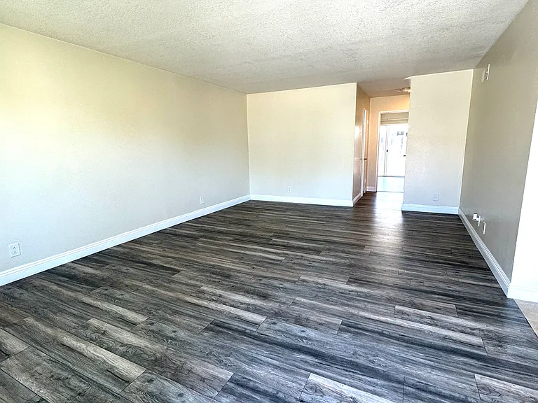 8231 Ellis Ave — Photo 11