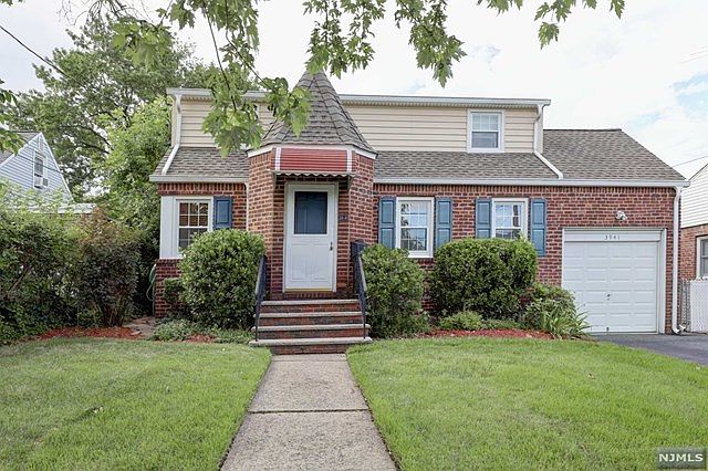 1st image of 39-41 Sunderland Dr