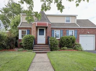 39-41 Sunderland Dr, Fair Lawn, NJ 07410