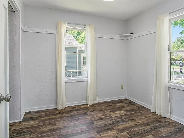 55680 Brink Ave — Photo 9
