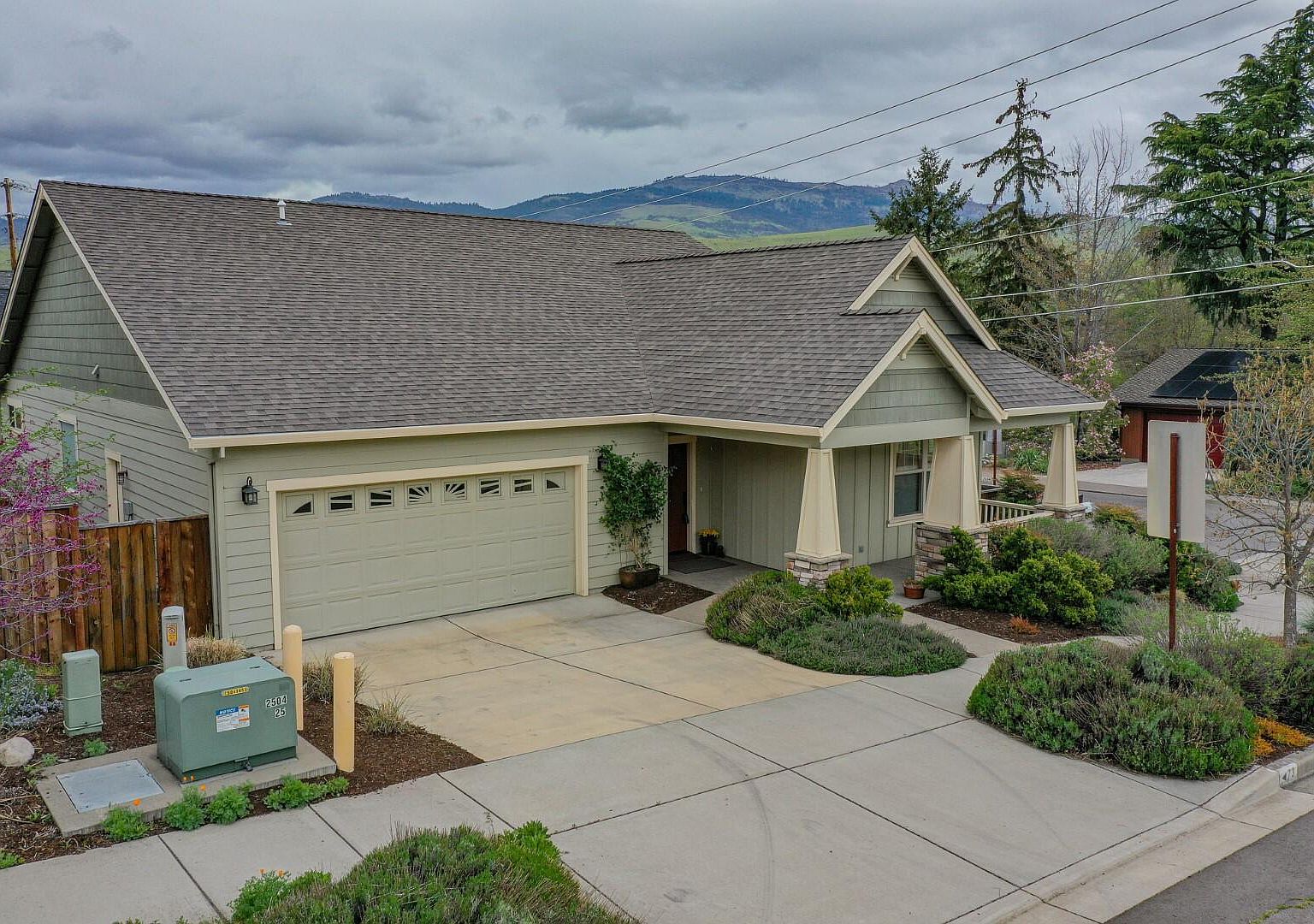 73 Randy St, Ashland, OR 97520 Zillow