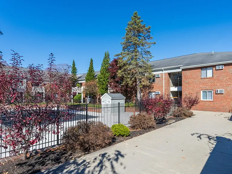 Princeton Green Apartments — Photo 39