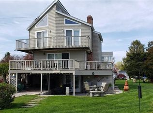 359 Pond Shore Dr, Charlestown, RI 02813