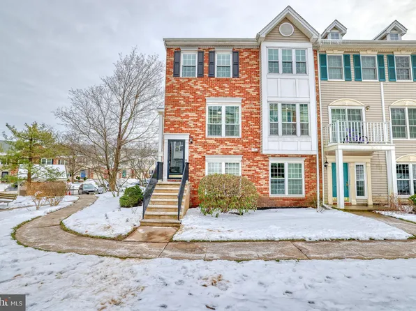 202 Sapphire Ln, Franklin Park, NJ 08823