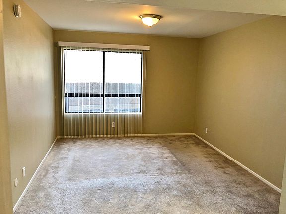 5th image of 22100 Burbank Blvd Unit 223
