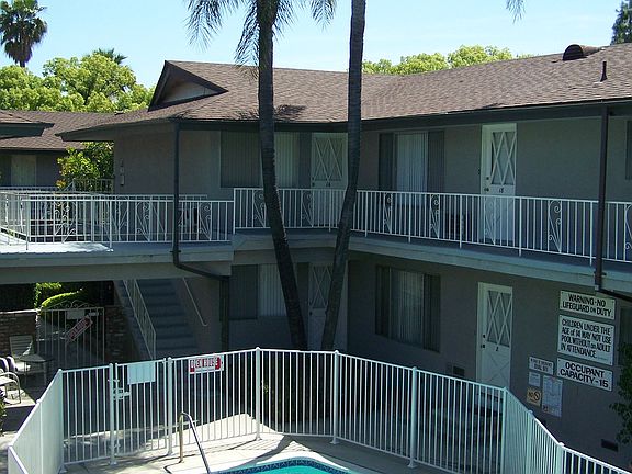 2nd image of 1001 Arcadia Ave