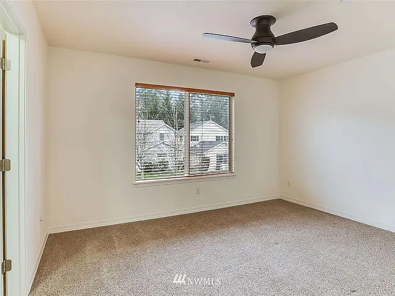 1295 Hudson St — Photo 11