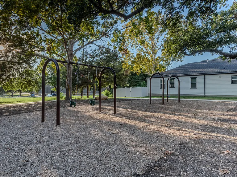Los Cielos at Brooks Luxury Rentals — Photo 15
