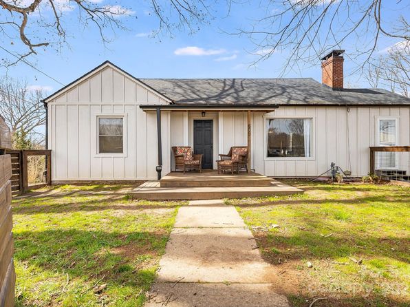 609 Bailey St, Mars Hill, NC 28754