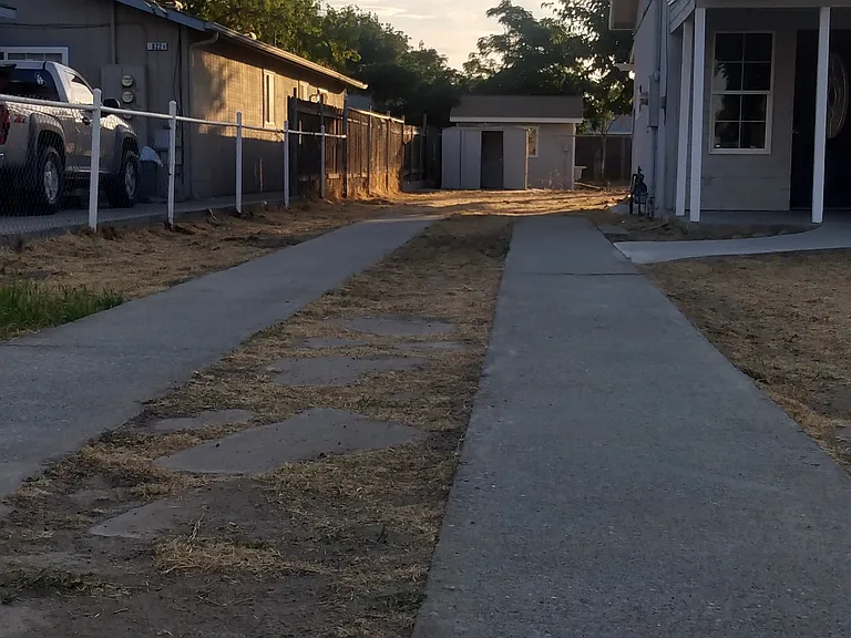 820 S Irwin St — Photo 1