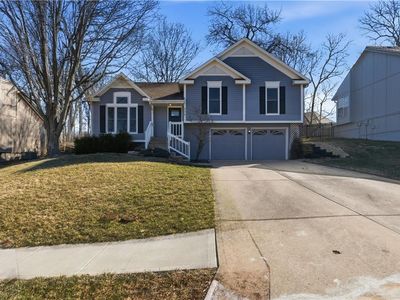 209 NW Cody Dr, Lees Summit, MO, 64081