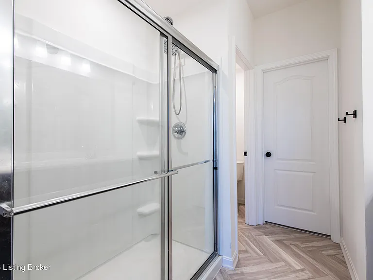 10029 Windcrest Farms Ln — Photo 29