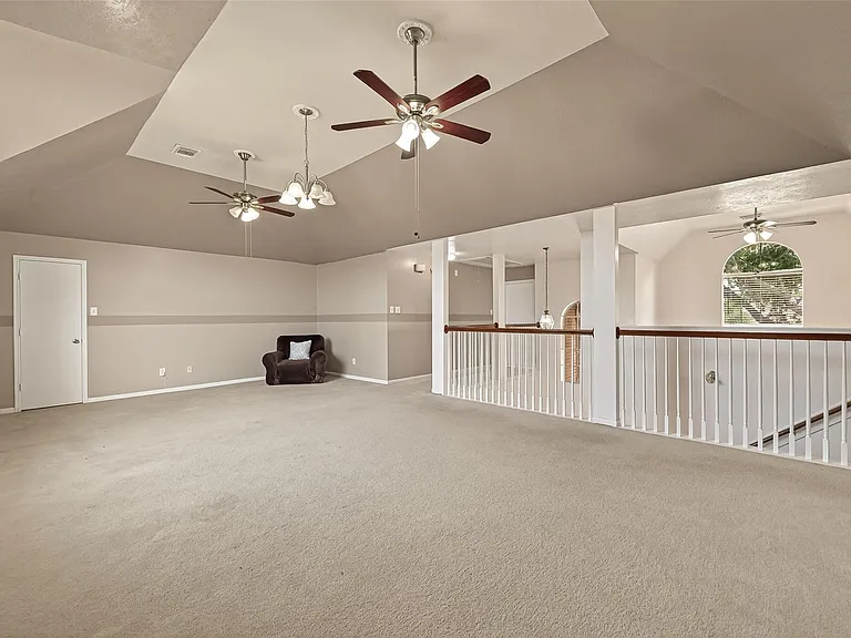 16315 April Ridge Dr — Photo 29