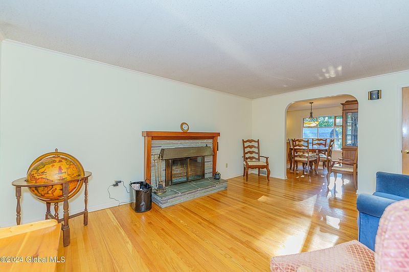 5th image of 150 Cromer Avenue