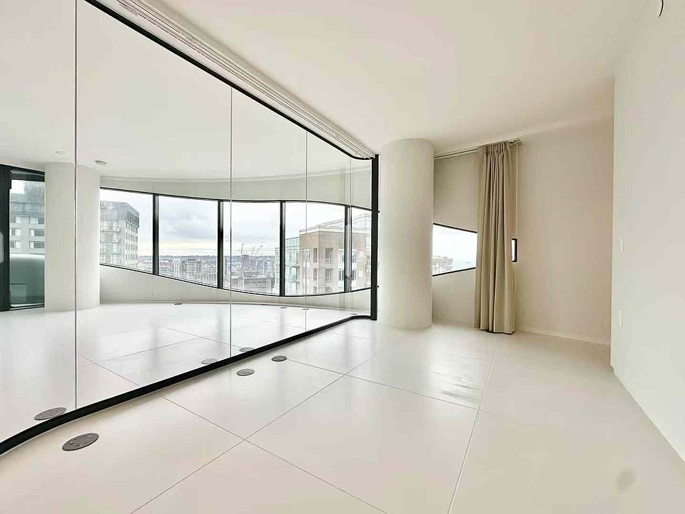 1st image of 1033 Nelson St #2105