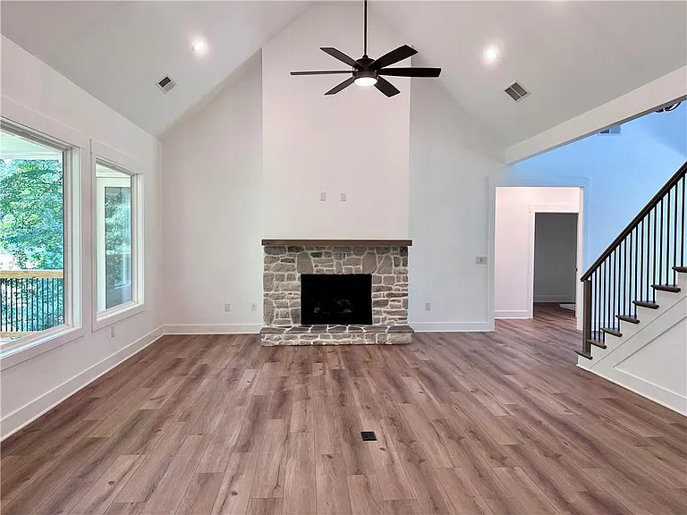 6312 Woodstock Rd — Photo 9