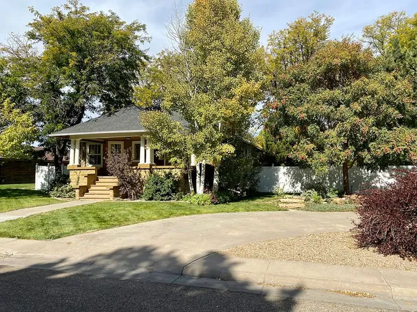 214 W 12th St, Goodland, KS 67735