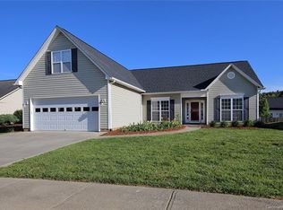 382 Running Briar Rd, Fletcher, NC 28732