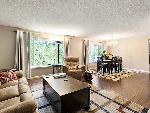 4th image of 2818 NE Fernwood Ct